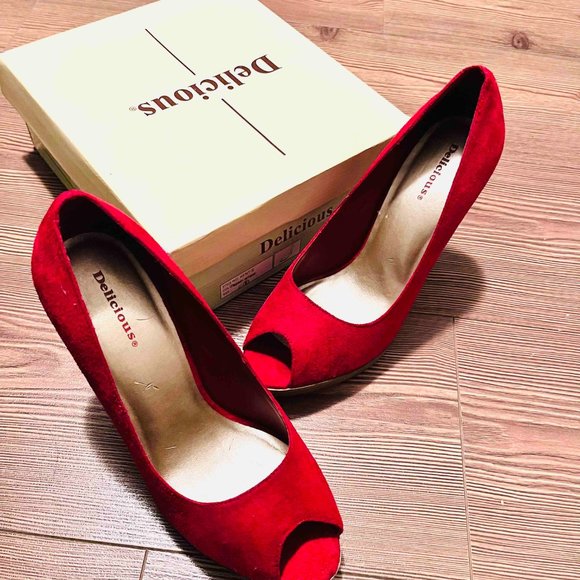 *NEW* GORGEOUS RED VELVET \\ Faux Suede 3" Ladies Heels - Picture 3 of 5